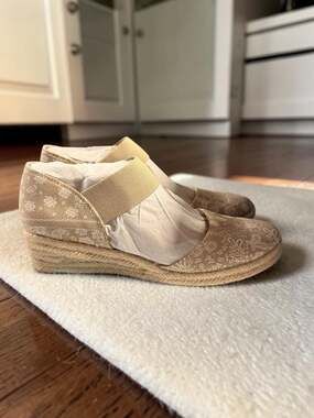 LifeStride Kaylee Khaki Espadrille Wedge Slip-On Shoes Size 9.5M